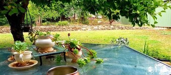 Cozy rustic cottage in the heart of Mt Beauty.Stone fireplace,off street parking