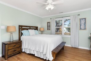 3 slaapkamers, een strijkplank/strijkijzer, gratis wifi, beddengoed