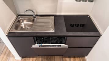 Apartamento, 2 quartos, sacada | Cozinha privada