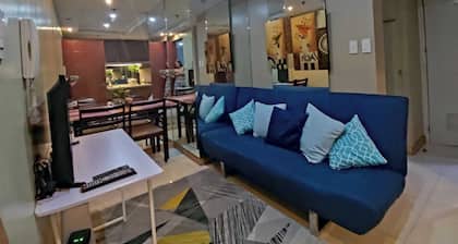 Cozy studio with AC and WiFi in welcoming Pasig