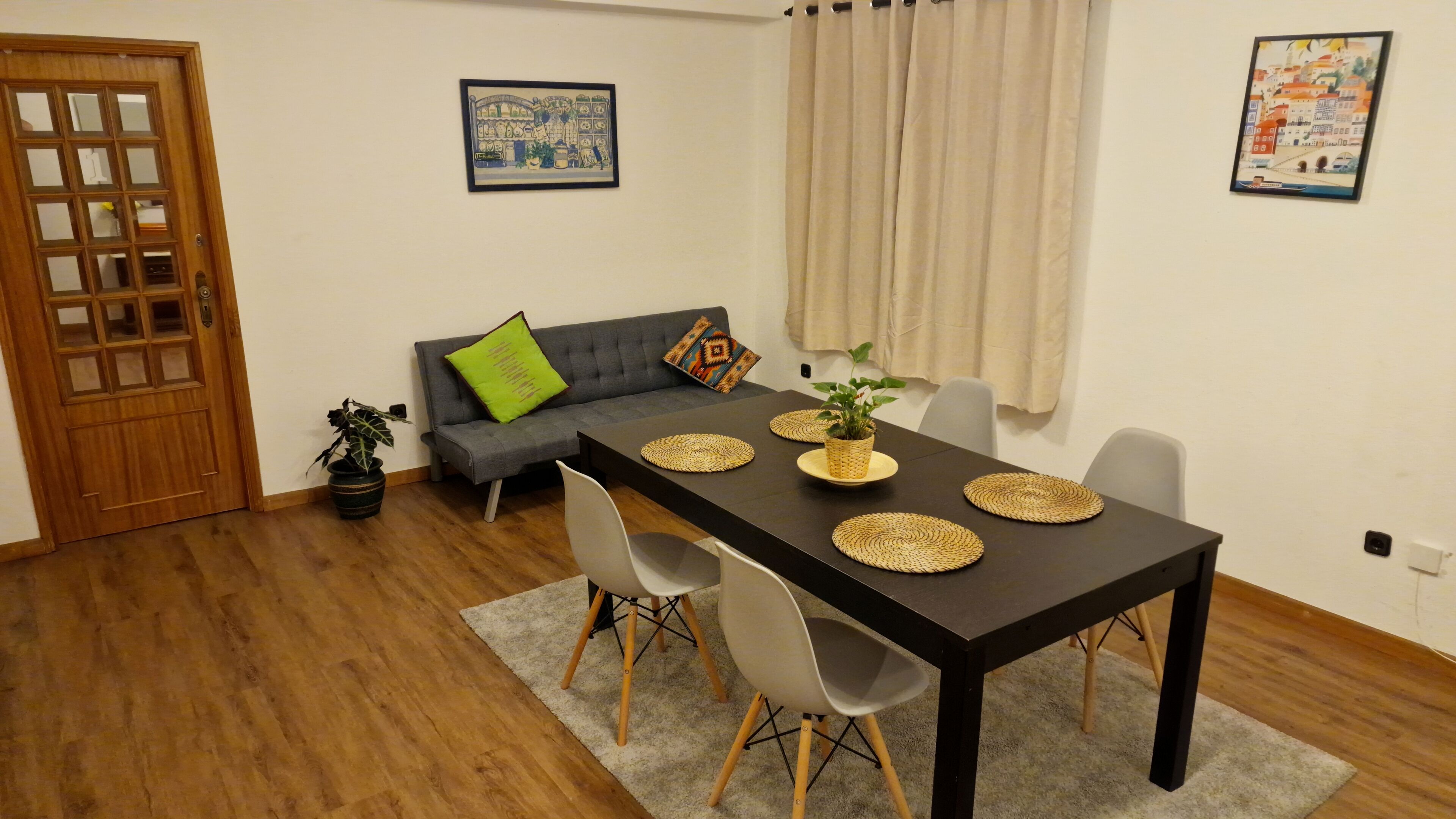 19-Zoll-Flachbildfernseher mit Digitalempfang, Streaming-Dienste