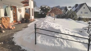 المنطقة المحيطة بالمنشأة