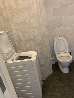 Bathroom - Stockholm Apartment - Sleeps 4 & Free Parking (Kista)