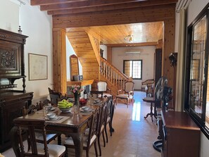 Villa, 3 Bedrooms, Terrace | Dining room