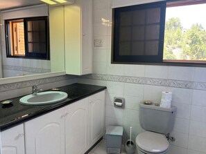 Villa, 3 Bedrooms, Terrace | Bathroom