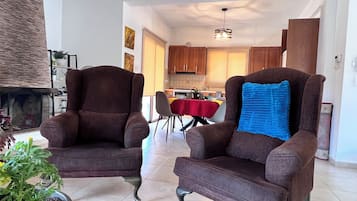 Villa, 3 Bedrooms, Terrace | Living room | Flat-screen TV