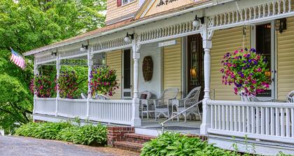 Lake George area Victorian Inn - sleeps 24 - Firepit - A/C - Breakfast included!