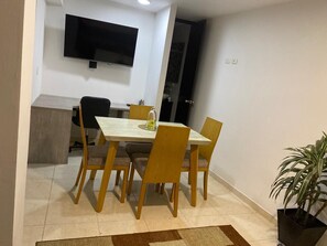 Dining - Excellent studio apartment, fully equipped, strategically located, in a very good location. (Ibagué)