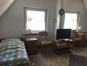 2 bedrooms, WiFi, bed sheets - Comfortable accommodation for fitters near Hamburg (Elmshorn)
