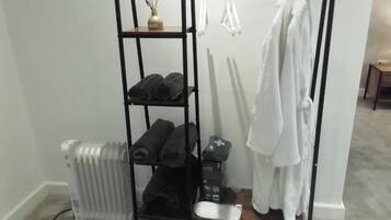 Room, 1 Bedroom | Interior