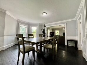 Dining - Modern Luxurious Home 5-bed (Bridgewater)
