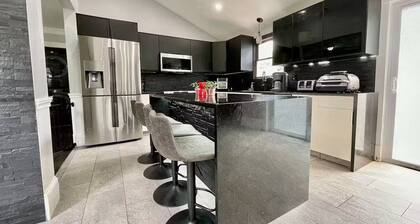 Modern Luxurious Home 5-bed