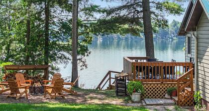 On Site Pontoon| Good Swimming| Kayaks| Firepit