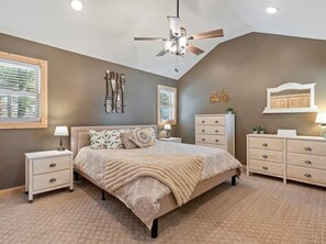 3 dormitorios, escritorio, wifi gratis y ropa de cama