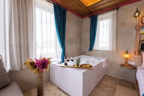 Hypo-allergenic bedding, minibar, individually decorated - Rio Cappadocia Hotel (Nevsehir)