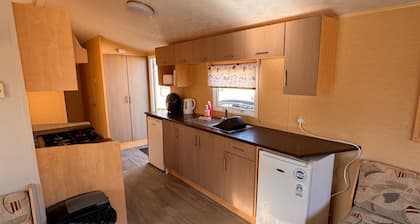 3 Bedroom, Side Gated Decking, Wifi, Pets Welcome