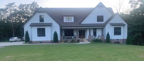 المنشأة من الخارج