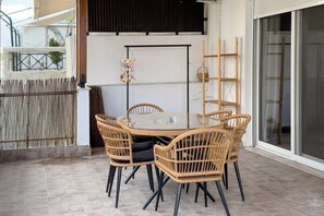 Exterior - Phaedrus Living: Kallithea Heights Residence (Kallithea)