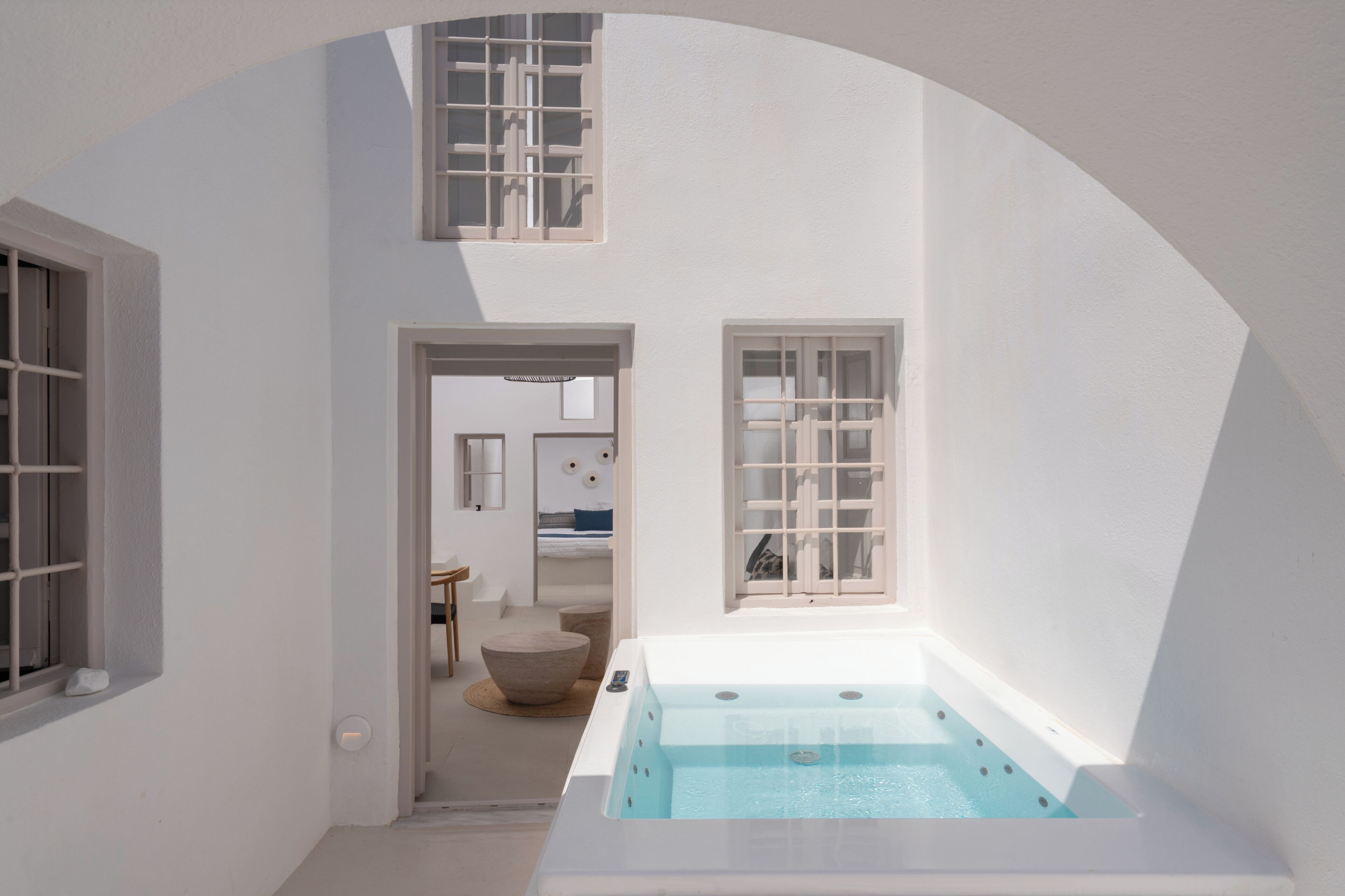 Premium Suite, Jetted Tub, Sea View | Living area