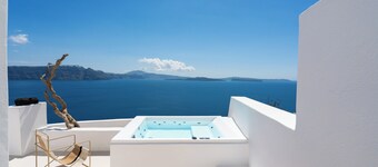 You and Me Suites Oia