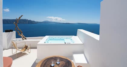 You and Me Suites Oia