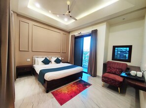 3 bedrooms, bed sheets