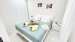 2 chambres, fer et planche à repasser, Wi-Fi gratuit, draps fournis