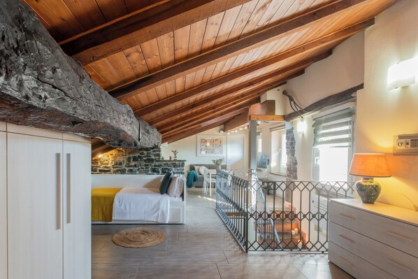 Iron/ironing board, free WiFi, bed sheets - Domus 5 in Como - Studio Apartment, Sleeps 3 (Como)