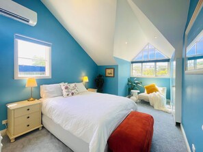 3 bedrooms, iron/ironing board, free WiFi, bed sheets