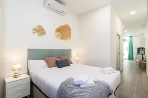 1 habitación, tabla de planchar con plancha, internet y ropa de cama 