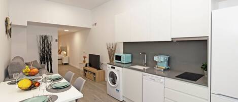 Fridge, microwave, dishwasher, coffee/tea maker