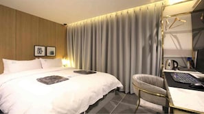 Kahden hengen deluxe-huone, kaupunkinäköala | Ilmainen Wi-Fi