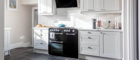 Forno, piano cottura, lavastoviglie