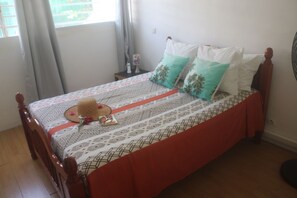 1 chambre, fer et planche à repasser, Wi-Fi, draps fournis