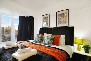 4 bedrooms, internet, bed sheets