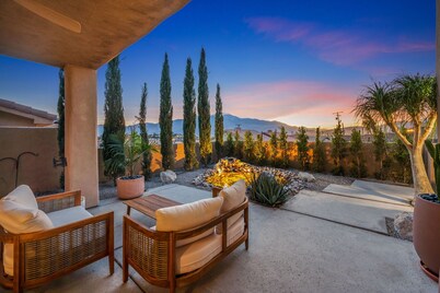 Luxury Desert Pueblo! Heated Pool & Spa, Game Room, Koi Pond, 120" Movie Screen!