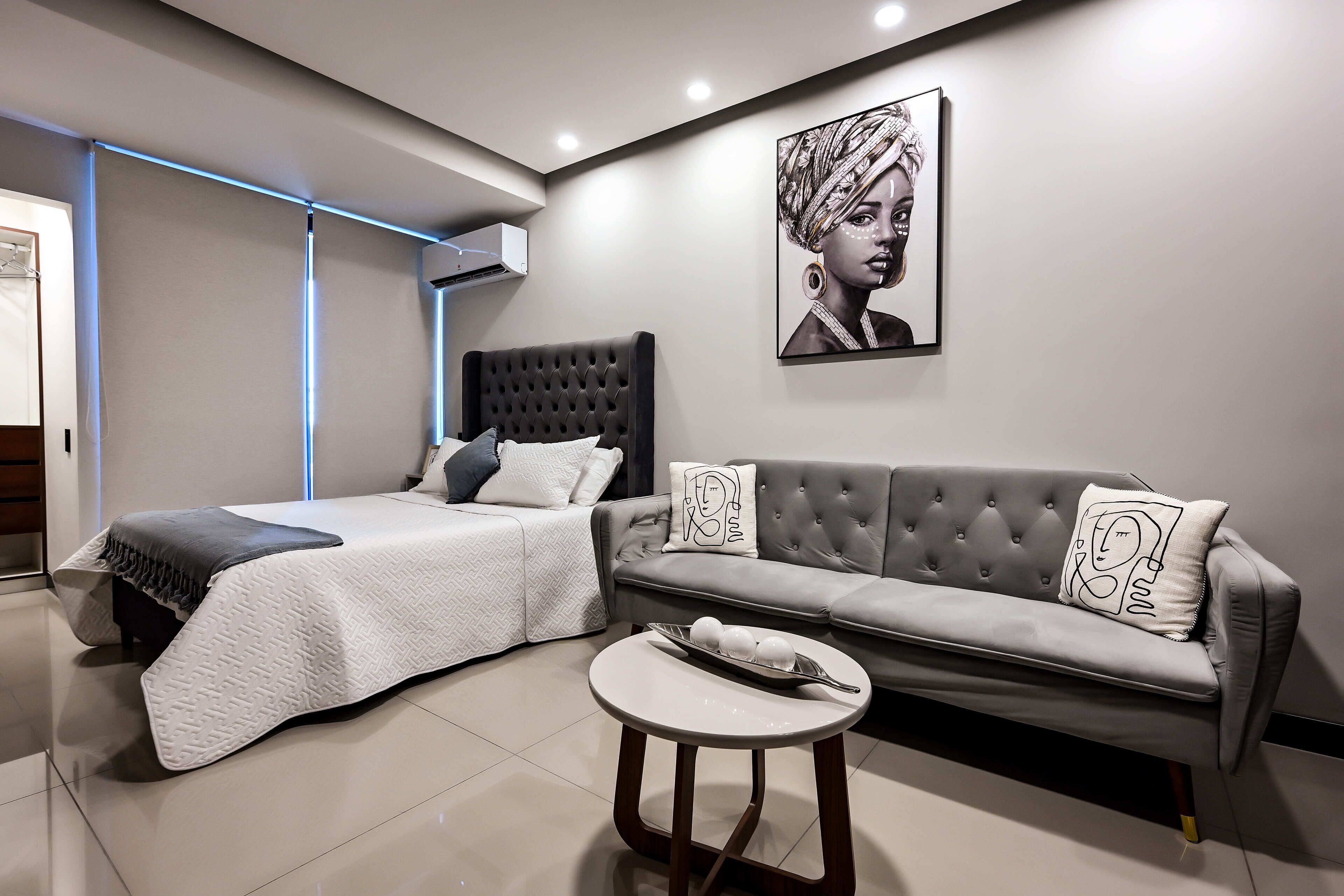 1 slaapkamer, een strijkplank/strijkijzer, wifi, beddengoed