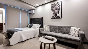 1 slaapkamer, een strijkplank/strijkijzer, wifi, beddengoed