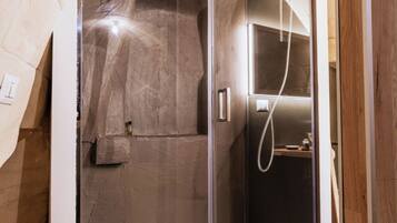 Basic Double or Twin Room, 1 Double Bed, Housekeeping | Bathroom | Hair dryer, towels, soap, toilet paper