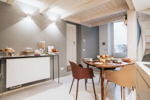 Free daily full breakfast  - 19.52 Matera (Matera)