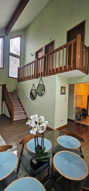 Interior - Cozy Pocono Retreat in Golf Course Community with plenty of activities around. (Tobyhanna)