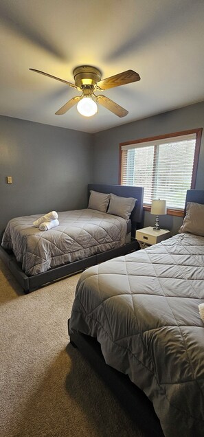 3 bedrooms, desk, free WiFi, bed sheets