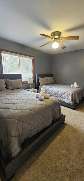 3 bedrooms, desk, free WiFi, bed sheets