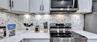 Porchlight Stay - Dine in downtown Alpharetta/shop at Avalon