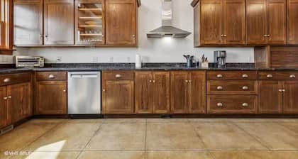 Luxury Countryside Home! Sleeps 22+/Pickleball