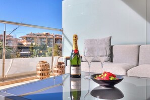 Interior - Amazing spacious apartment - Reserva Del Higueron (Málaga)