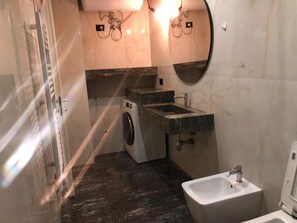 Bathroom - Tirent Apartment Komuna Parisit 1 (Tirana)