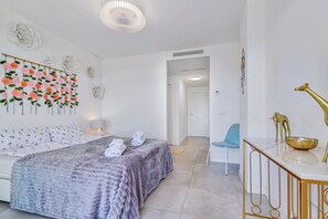 3 bedrooms, iron/ironing board, WiFi, bed sheets - Lovely 3 bedroom apartment next to Higueron area. (Fuengirola)