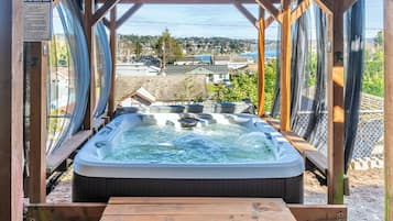 Bain à remous extérieur