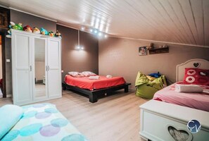 4 Schlafzimmer, Bügeleisen/Bügelbrett, WLAN, Bettwäsche
